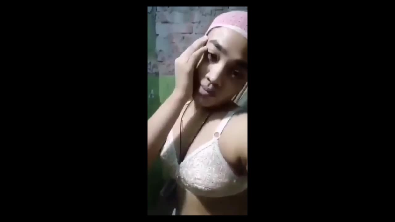 Horny Shy Gf Showing Fingering Pussy