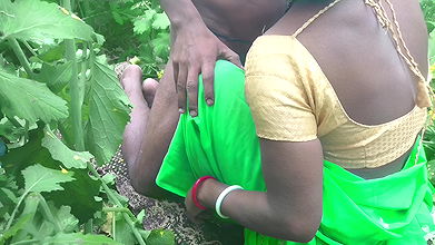 Bengali Couple Having Sex in the Jungle, Sex Video Goes Viral.