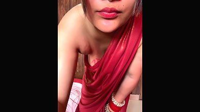 Rosy_BabyDoll wearing a saree in stripchat2