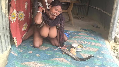 Indian desi housewife ne dudh pilaya aur chudai kiya MMS